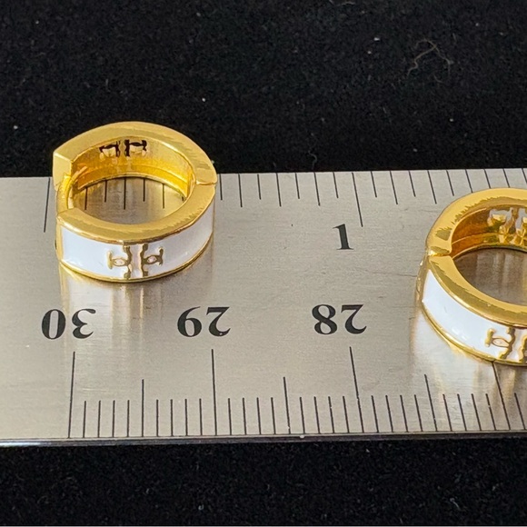 Gold and White Enamel Cutout Hugger Hoop Earrings NEW - Picture 5 of 8